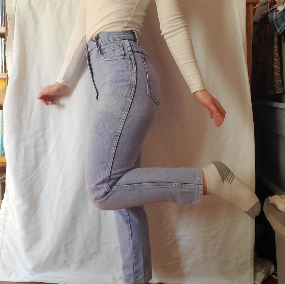 Vintage Mom Jeans - Picture 5 of 5